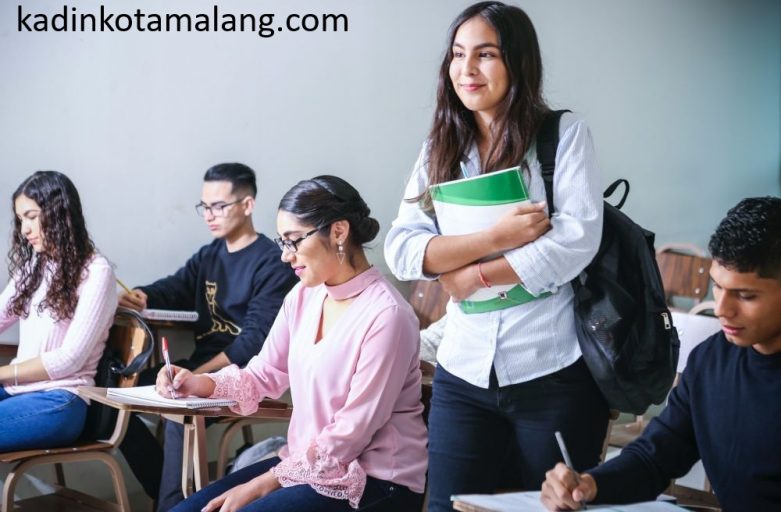 Pendidikan Bukan Sekadar Sekolah